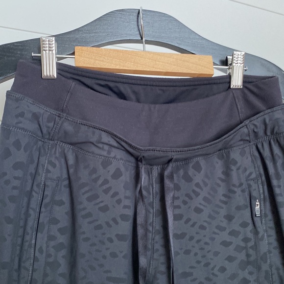 Lululemon lined pants leggings - Picture 2 of 8